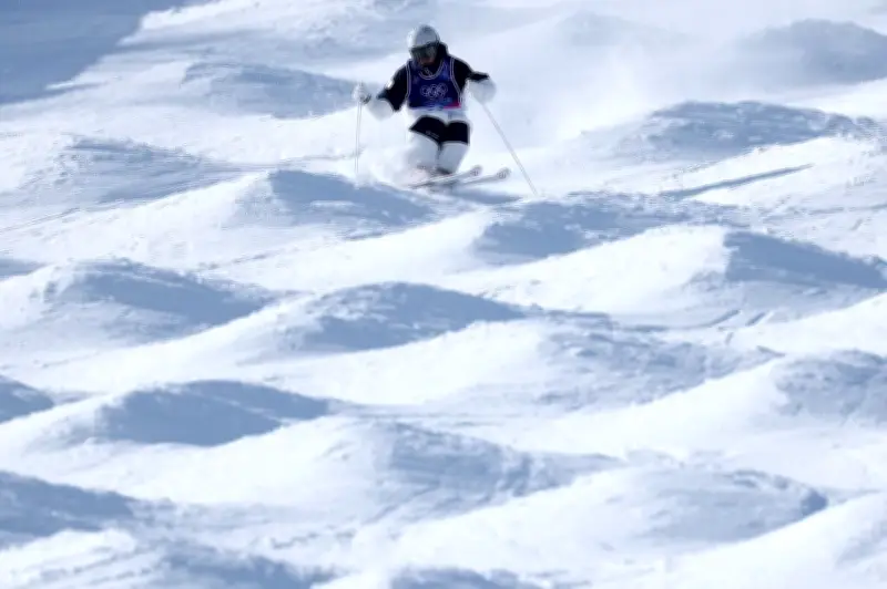 JO 2026 : Les skieurs de bosses dévoilent leurs secrets pour protéger leurs genoux