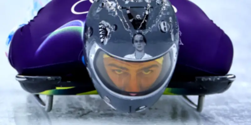 JO 2026 : Un skeletoneur ukrainien défie l'interdiction politique avec un casque hommage