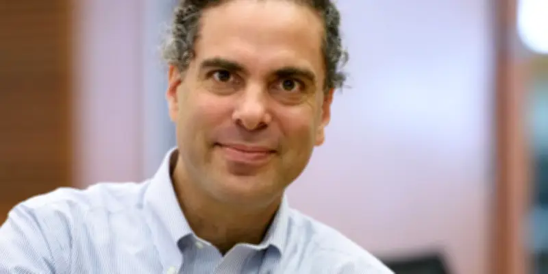 Jonathan Kimmelman alerte sur les risques des autorisations précoces de médicaments