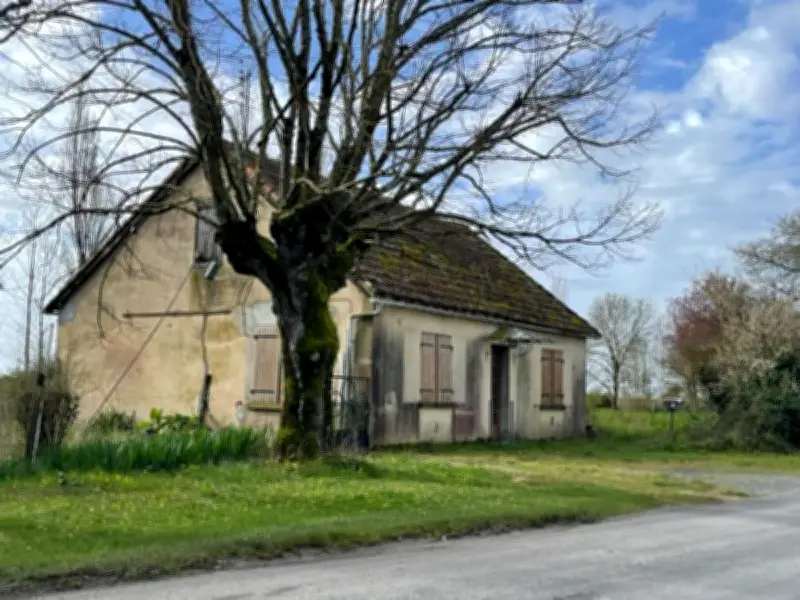 Jonzac : la gendarmerie investit une maison abandonnée pour ses entraînements