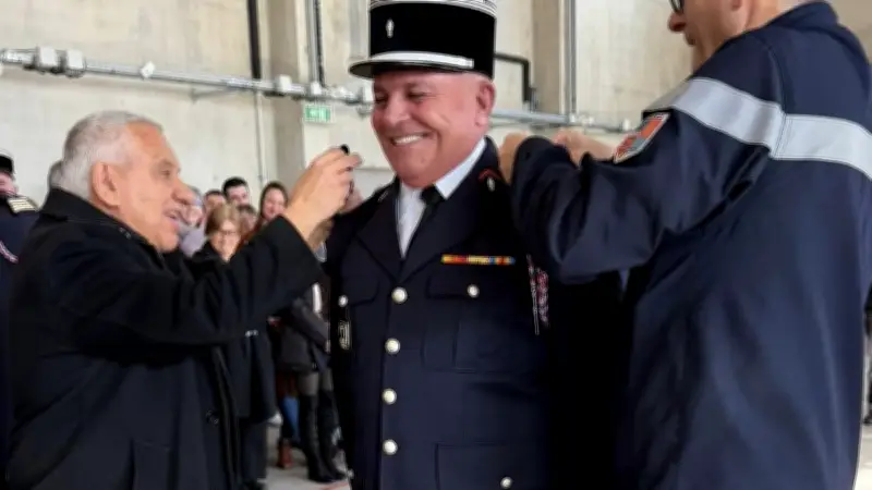 Jérôme Paris, 48 ans de volontariat, promu commandant des pompiers
