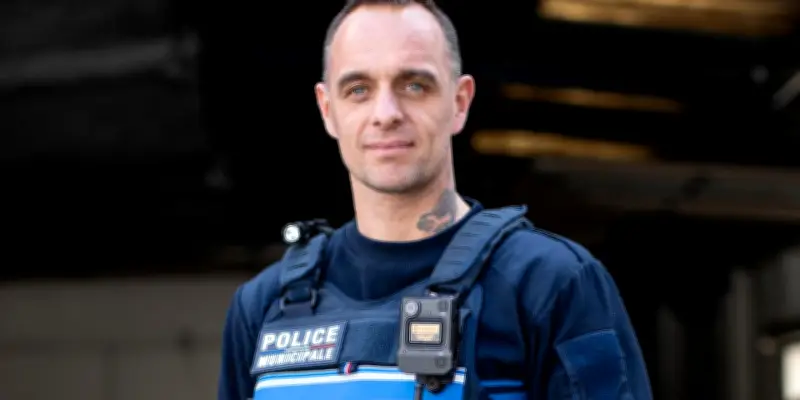 Kevin Le Derff, de la Légion à la prévention : le quotidien d'un policier municipal marseillais