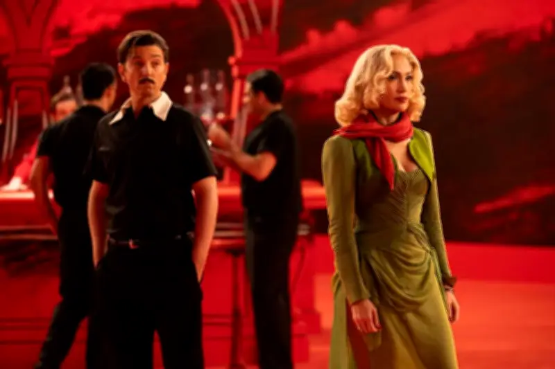 « Kiss of the Spider Woman » : un remake musical décevant avec Diego Luna et Jennifer Lopez