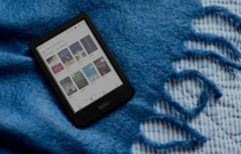 Kobo révèle les tendances de la lecture numérique en 2025 : romance et McFadden dominent