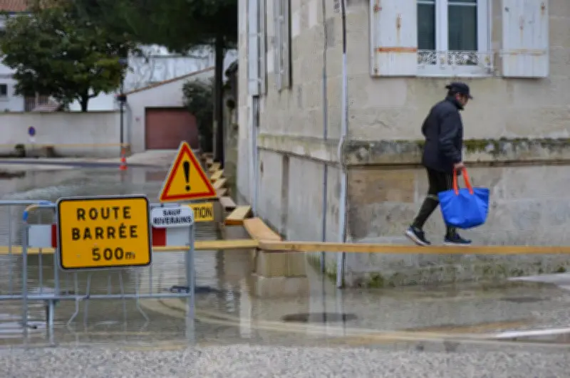 La Charente en crue à Saintes : le niveau dépasse 5,40 mètres et menace de grimper