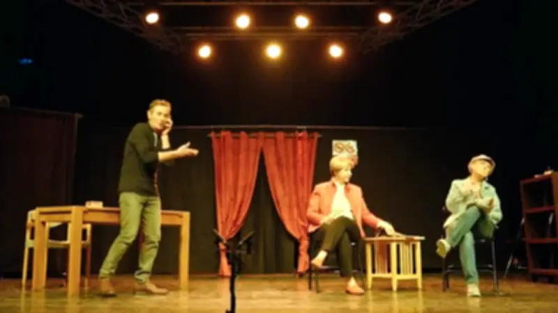 La compagnie Sersau présente 'Le week-end des parents' à Lespignan