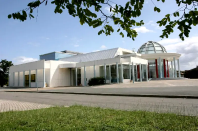 La Coupole de Saint-Loubès : 30 ans d'histoire culturelle en images