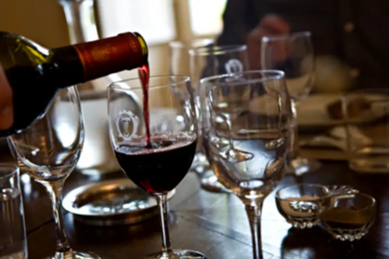 La disparition des dîners entre amis : un rituel convivial en voie d'extinction