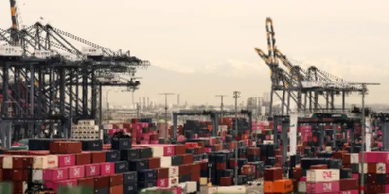 La France appelle à une réponse unie de l'UE face aux nouveaux droits de douane de Trump