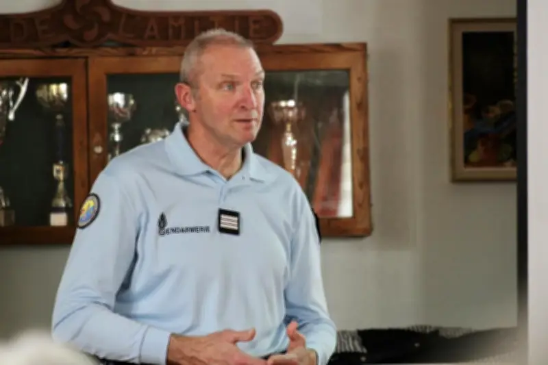 La gendarmerie d'Ustaritz sensibilise 80 habitants de Cambo-les-Bains à la prévention des cambriolages