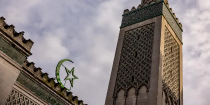 La Grande Mosquée de Paris publie un guide pour adapter l'islam à la société française
