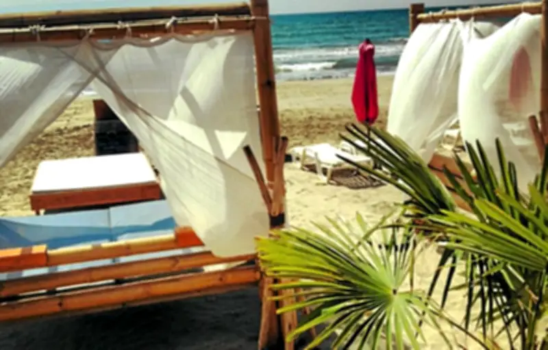 La justice confirme l'interdiction des paillotes sur la plage classée de La Grande-Motte