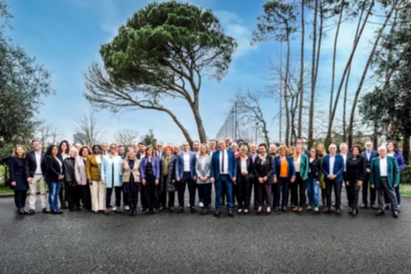 La liste d'union de la gauche dévoile ses 49 candidats pour les municipales