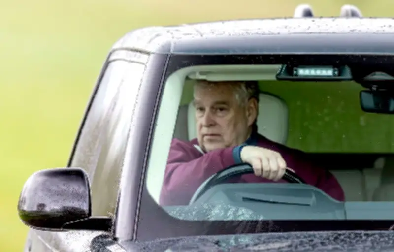 La police britannique enquête sur l'ex-prince Andrew et ses liens avec Epstein