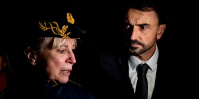 La préfète du Rhône saisit la justice pour un compte X suspecté de poursuivre les activités d'un groupe antifasciste dissous