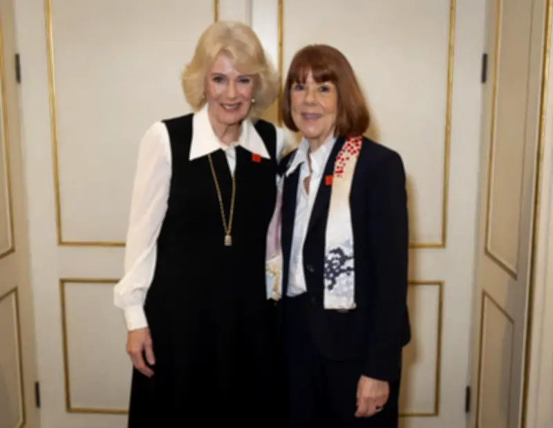 La reine Camilla bouleversée par les mémoires de Gisèle Pelicot, icône de la lutte contre les violences sexuelles