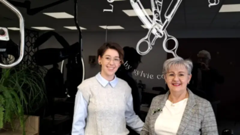 Léa Rousse reprend le salon de coiffure familial à Codognan dans le Gard