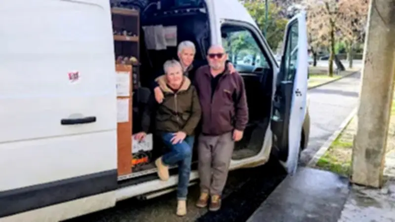 La solidarité rurale en action : les bénévoles des Restos du cœur sillonnent les villages du Gard