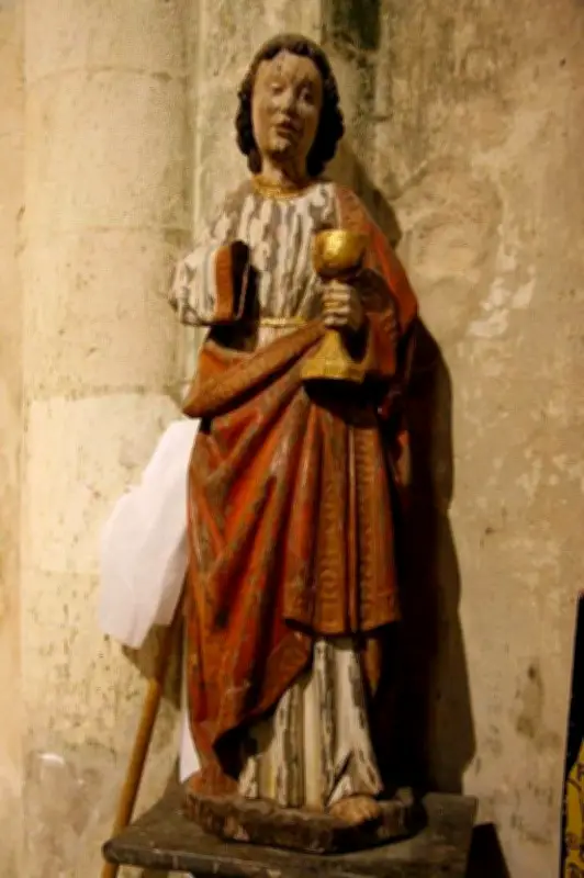 La statue de saint Jean l'Évangéliste en finale pour une restauration cruciale