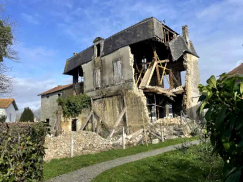 La tempête Pedro endommage l'hôtel du chalet historique de Saint-Jean-d'Angély