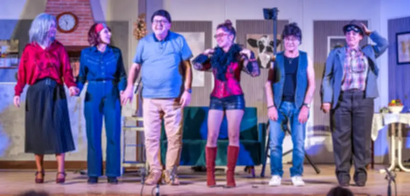 La troupe des Drôles de comédiens présente 'Le Sens du ludique' à Saint-Laurent-Médoc