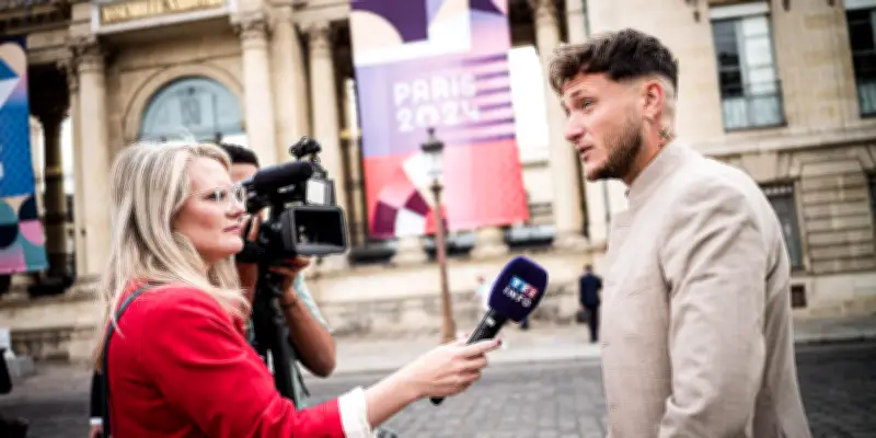 L'absence du député LFI Raphaël Arnault à l'Assemblée nationale au cœur d'une tempête politique