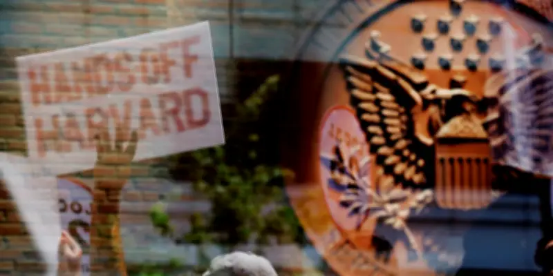 L'administration Trump poursuit Harvard pour obtenir ses données d'admissions