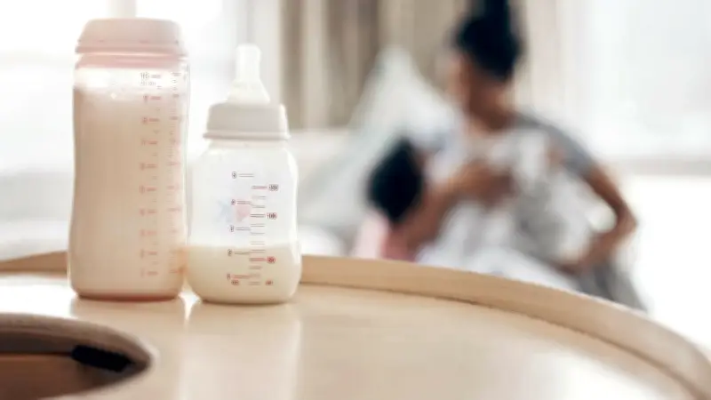 Laits infantiles contaminés : pourquoi le lien avec les décès reste difficile à établir