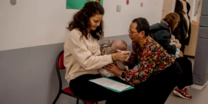 Laits infantiles rappelés : vigilance accrue dans les PMI face aux inquiétudes parentales