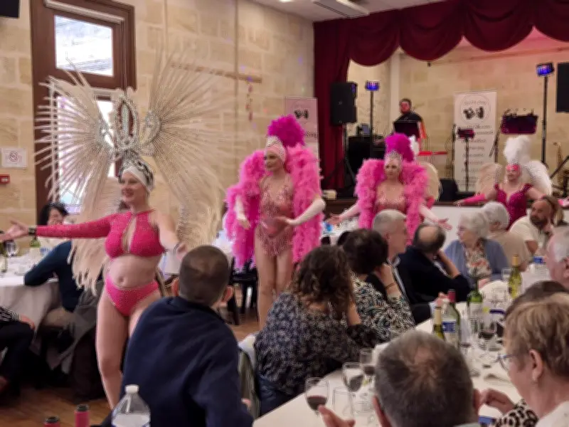 Lamarque célèbre ses aînés lors d'un banquet animé par des artistes locaux