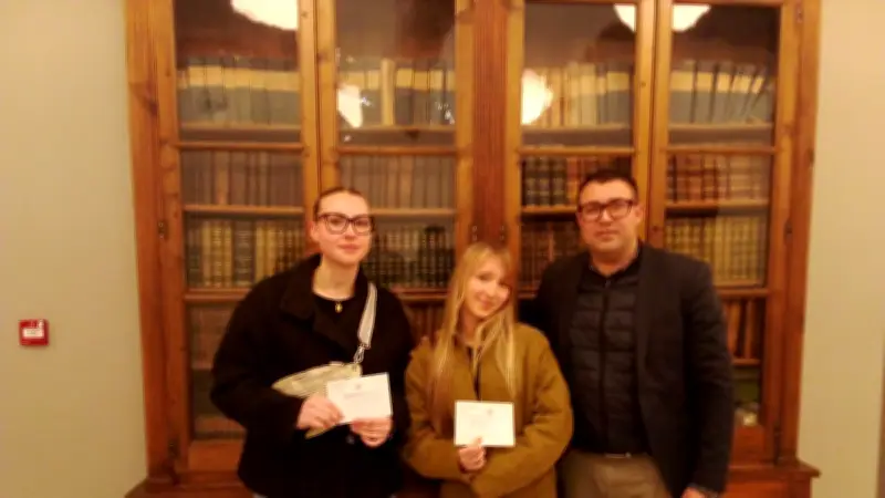 Langlade : 21 jeunes majeurs reçoivent leur première carte d'électeur en mairie