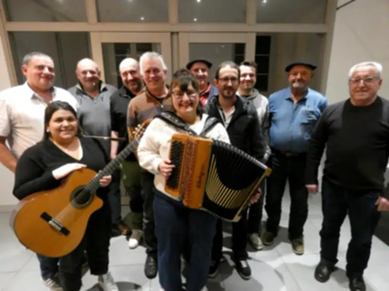 Lasa Kantuz : le groupe discret qui anime les fêtes familiales au Pays Basque