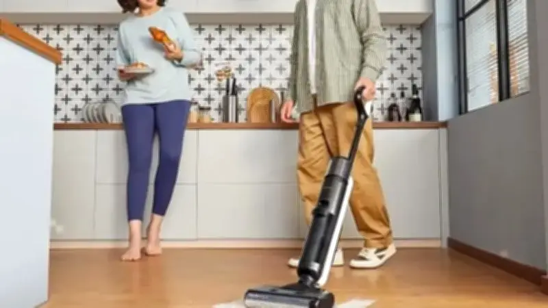 L'aspirateur-laveur Ultenic AC1 Elite en promotion choc sur Cdiscount