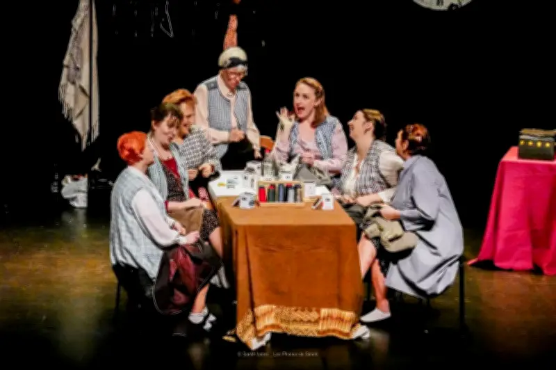 « L’Atelier » de Grumberg émeut Saint-Loubès avec une mise en scène sobre et puissante