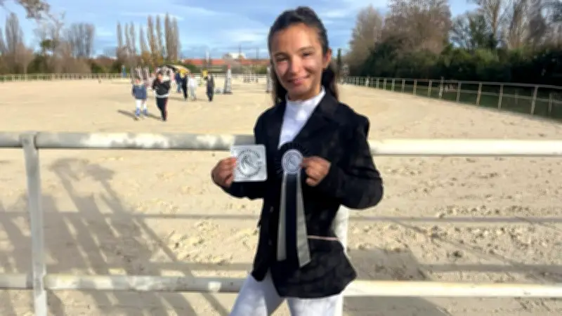 Laurena Molina, 11 ans, entre dressage et saut d'obstacles dans l'Hérault