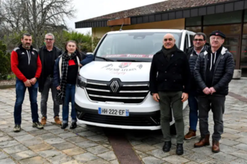 L'Avenir Aturin Rugby obtient un minibus grâce au budget participatif des Landes