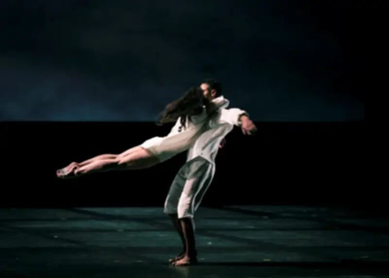 Le baiser volant de Preljocaj revient à Paris, 30 ans après sa création