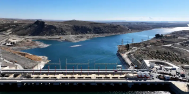 Le barrage de Tichrine en Syrie retrouve une normalité après sa reprise par l'armée