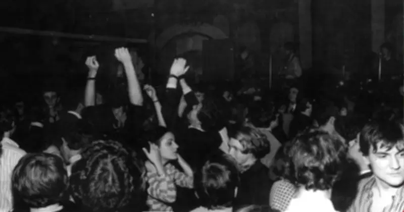 Le Bus Palladium renaît à Pigalle : de l'icône rock au temple hôtelier 5 étoiles