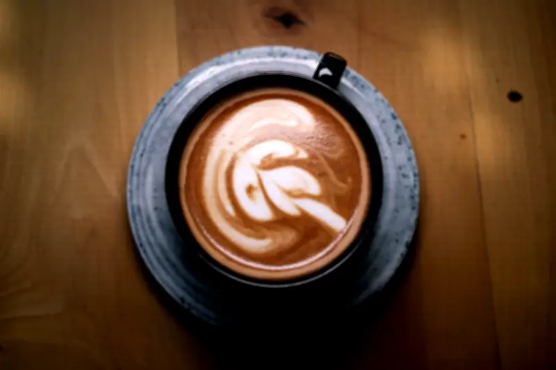 Le café, un allié contre le déclin cognitif ? Une étude révèle des effets prometteurs