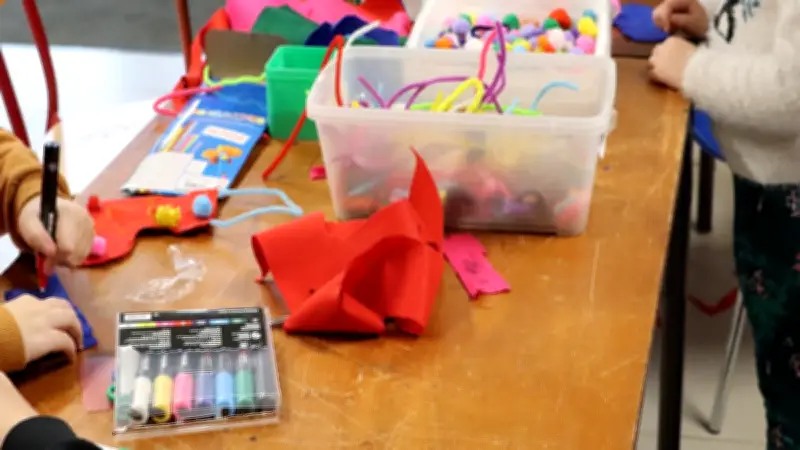 Le centre de loisirs Grand Orb mêle hiver et arts pour les vacances des enfants