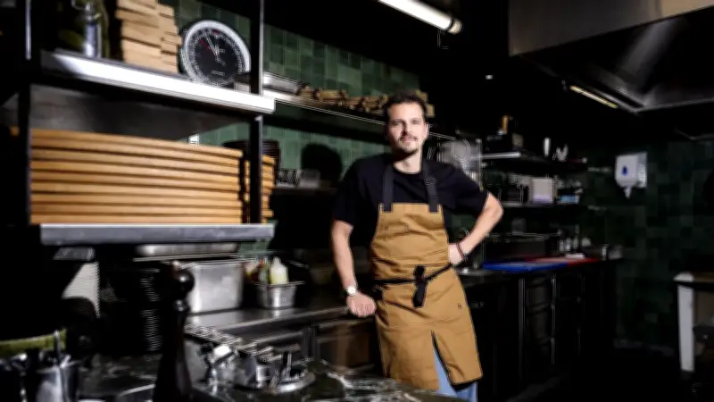 Le chef Juan Arbeláez suspend son activité pour vivre pleinement la naissance de son premier enfant