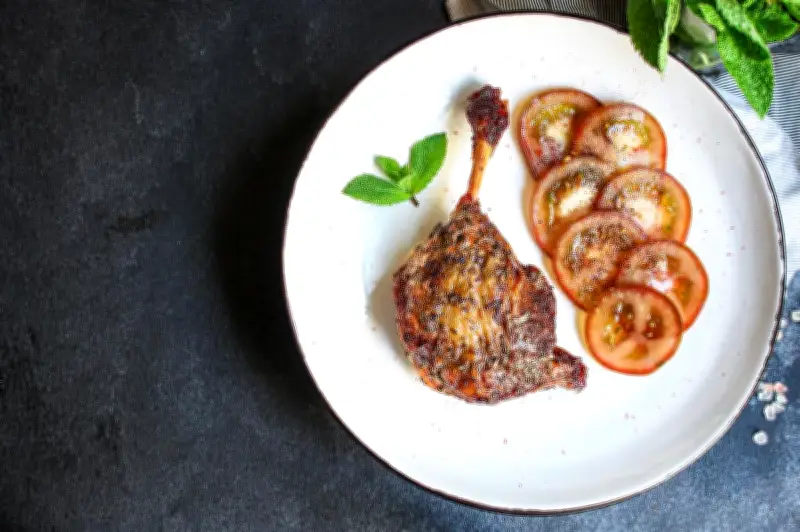 Le confit de canard, une tradition culinaire du Périgord aux origines anciennes