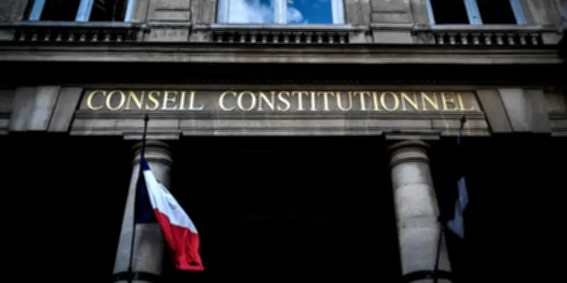 Le Conseil constitutionnel renforce la protection des membres des commissions paritaires