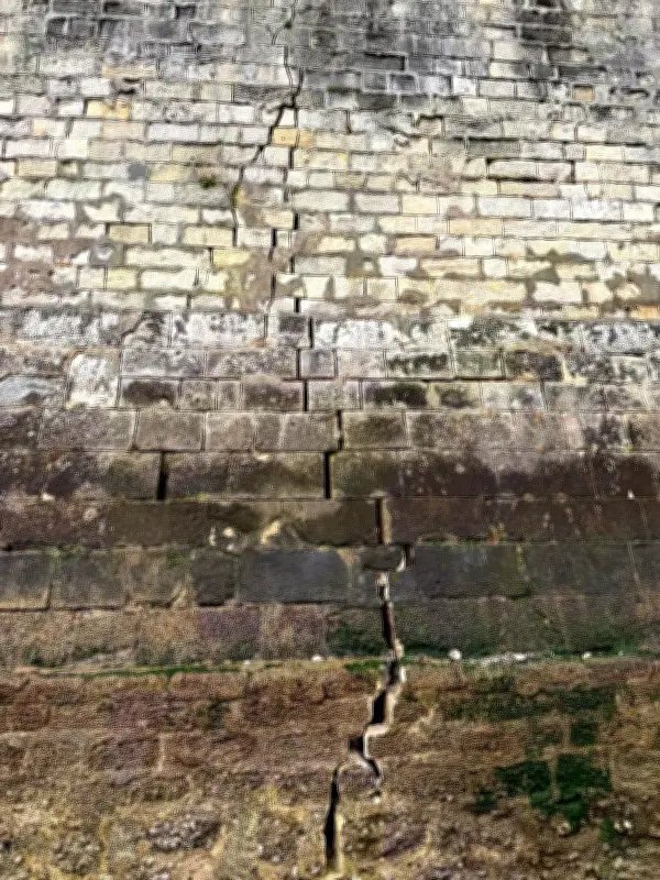 Île d'Aix : la digue menacée s'effondre après des vents à 140 km/h