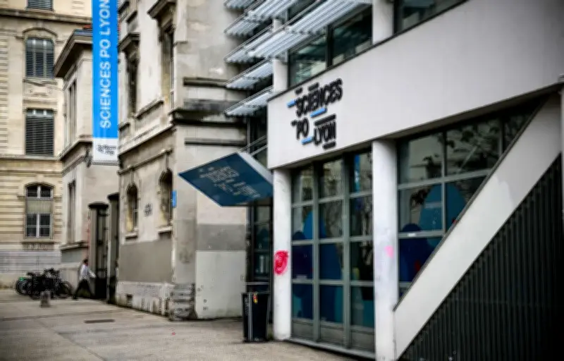 Le gouvernement durcit les règles pour les événements politiques dans les universités après un drame