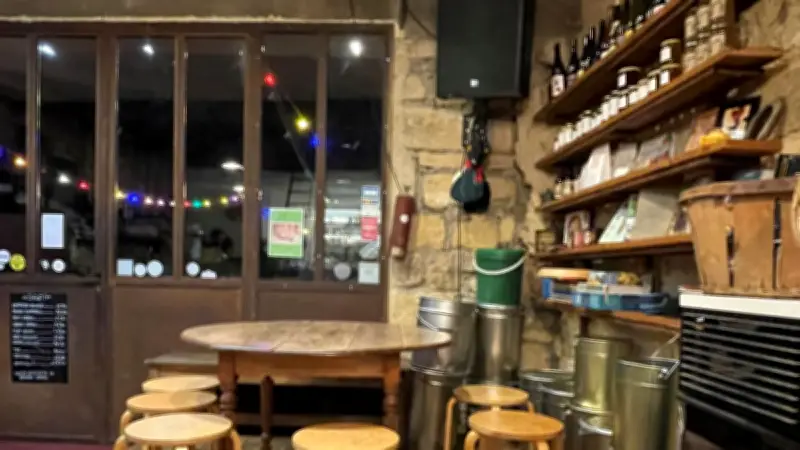 Le guide Fooding 2026 met en lumière La Grange, café-guinguette du Gard