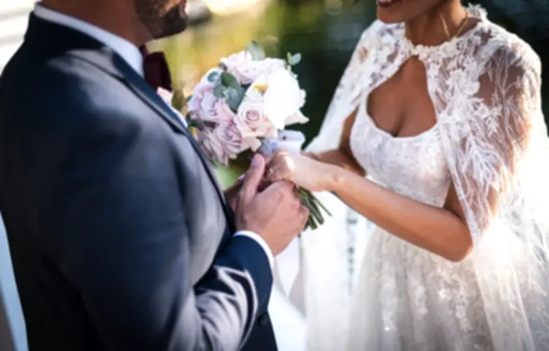 Le mariage, star incontestée des écrans français malgré son déclin dans la réalité