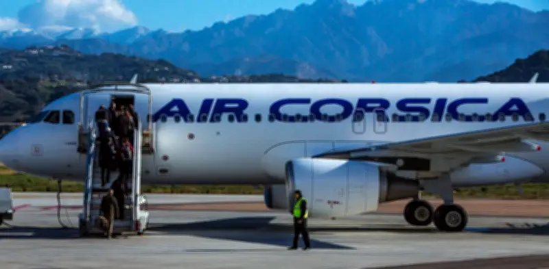 Le meilleur médecin, c'est l'avion : des patients corses privés de CHU partent se faire soigner sur le continent