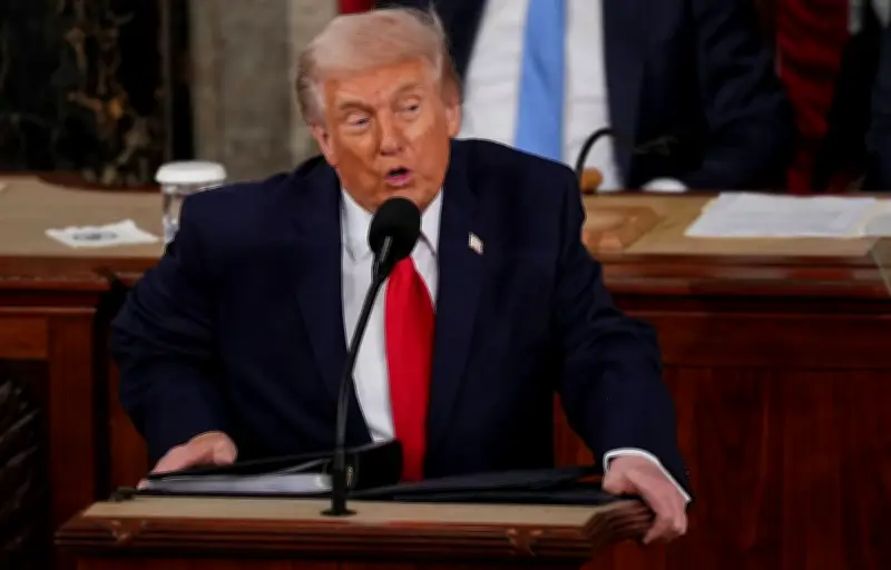 Le ministère américain de la Justice réexamine des documents Epstein mentionnant Donald Trump